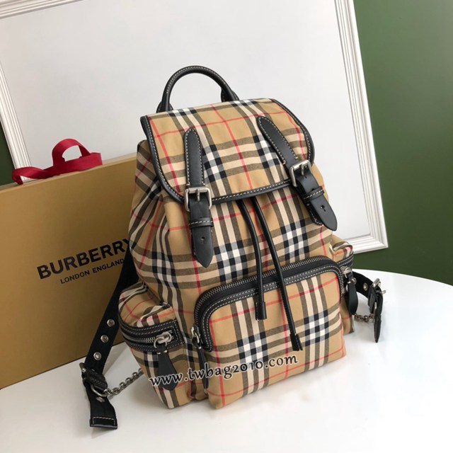 Burberry專門店新款中號Vintage格紋斜背式軍旅背包 巴寶莉男士女士後背包 yxb1389